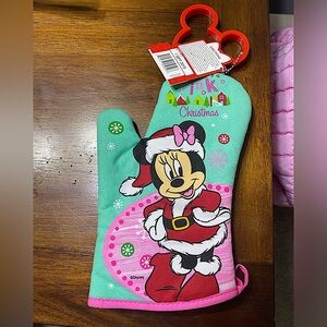 Minnie oven mitt & cookie cutter set
